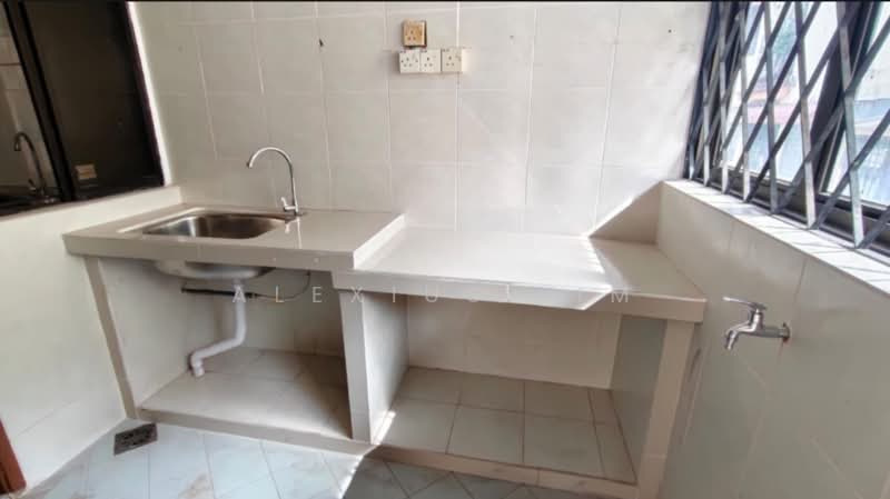 2-storey Terraced House for Sale in Taman Sutera (Johor Bahru) - Alexius Lim - Kitchen - PropertyGuru.com.my