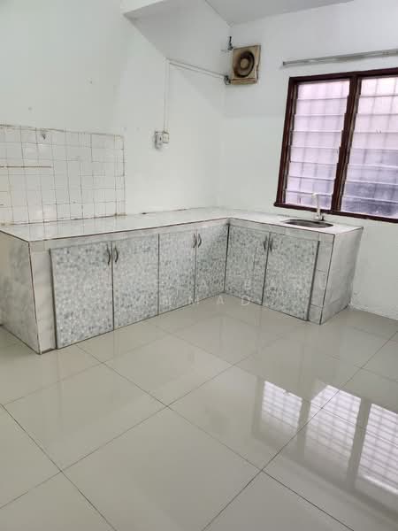Bungalow for Rent in Kampung Jawa (Klang) - Jaleela Banu Ahmad - Kitchen - PropertyGuru.com.my