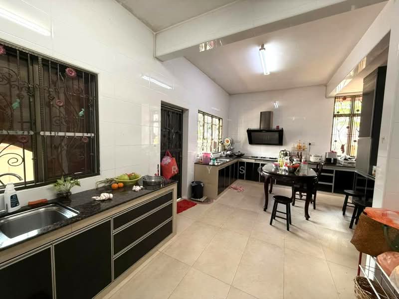 Semi-Detached House for Sale in Taman Impian Emas (Skudai) - Sherrly Sow - Kitchen - PropertyGuru.com.my