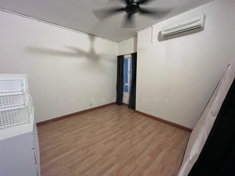 Condominium for Sale at Cova Suites - Sherren Hue - Middle room - PropertyGuru.com.my