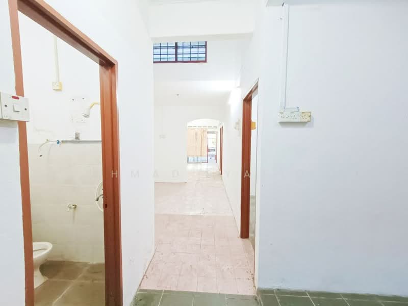Rumah Teres 1 Tingkat untuk Dijual di Taman Manggis Jaya (Banting) - Ahmad Syafiq - PropertyGuru.com.my