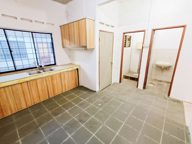 Rumah Teres 1 Tingkat untuk Dijual di Taman Manggis Jaya (Banting) - Ahmad Syafiq - PropertyGuru.com.my