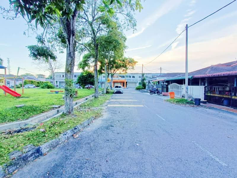 Rumah Teres 1 Tingkat untuk Dijual di Taman Manggis Jaya (Banting) - Ahmad Syafiq - PropertyGuru.com.my