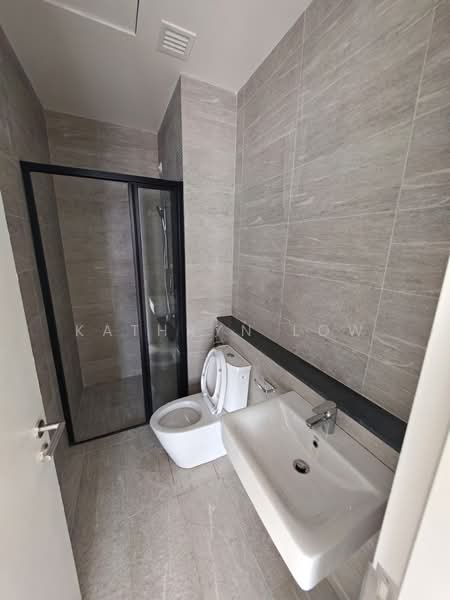 Servis Apartment untuk Disewa di Edelweiss @ Tropicana Gardens - Kathryn Low - Bathroom - PropertyGuru.com.my