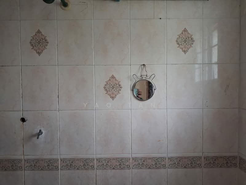 Pangsapuri untuk Disewa di Subang Perdana Goodyear Court 10 - Yao Tan - Bathroom - PropertyGuru.com.my