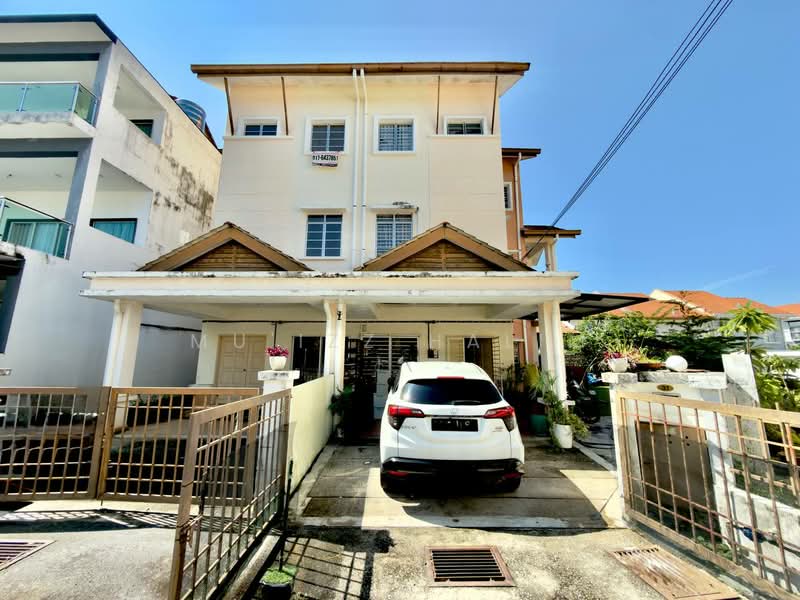 3-storey Terraced House for Sale in Ukay Perdana (Ulu Kelang) - Mu'izz Halim - Exterior - PropertyGuru.com.my