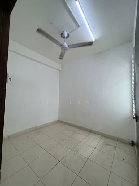 2.5-storey Terraced House for Sale in Taman Scientex Senai (Senai) - TY Tan - Interior - PropertyGuru.com.my