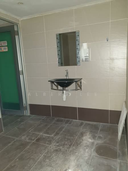 Shop / Office for Sale in Seremban (Negeri Sembilan) - Albert Lee - Bathroom - PropertyGuru.com.my