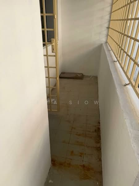 2-storey Terraced House for Sale in Taman Tan Sri Yaacob (Johor Bahru) - Eva Siow - Balcony - PropertyGuru.com.my