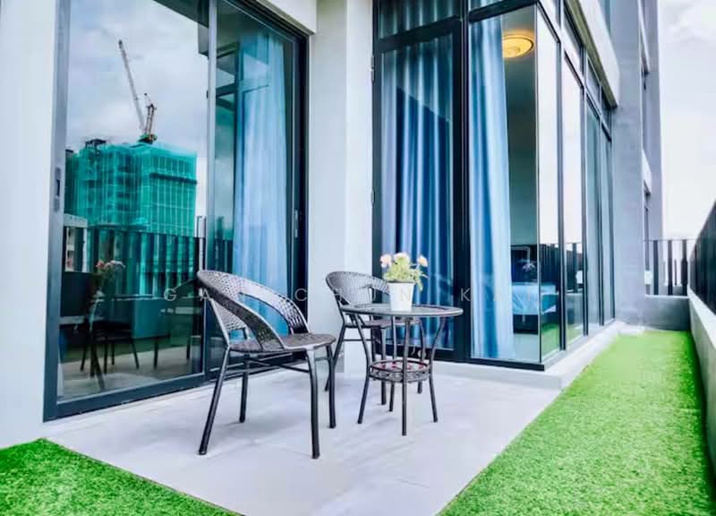 Servis Apartment untuk Disewa di Beacon Executive Suites - Gan Chun Kai - Balcony - PropertyGuru.com.my