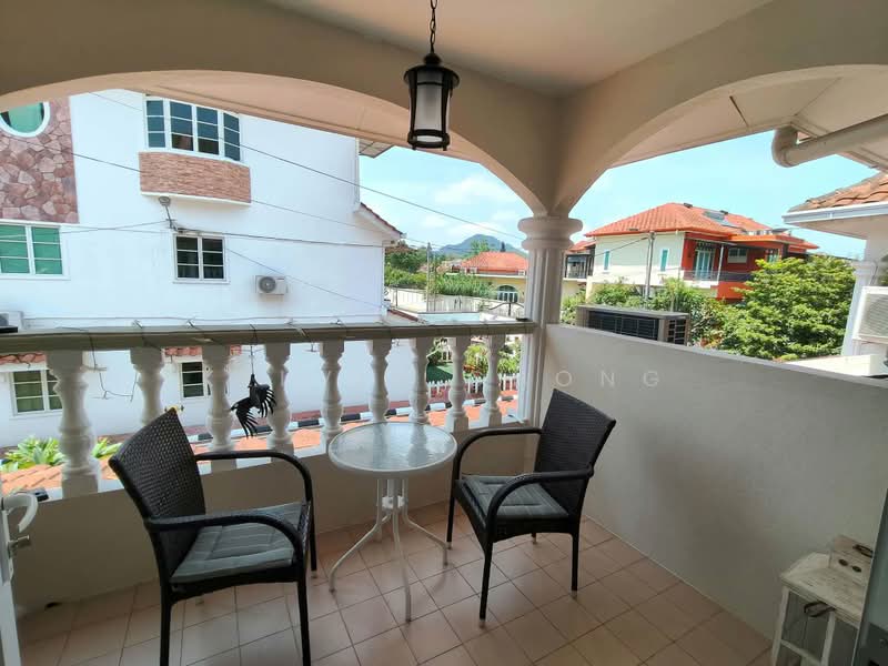 Rumah Teres 3 Tingkat untuk Dijual di Tiger Lane (Ipoh) - Kelvin Chong - Balcony - PropertyGuru.com.my