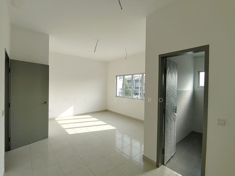 Rumah Teres 2 Tingkat untuk Dijual di Kuala Selangor (Selangor) - Izzat Zamros - PropertyGuru.com.my