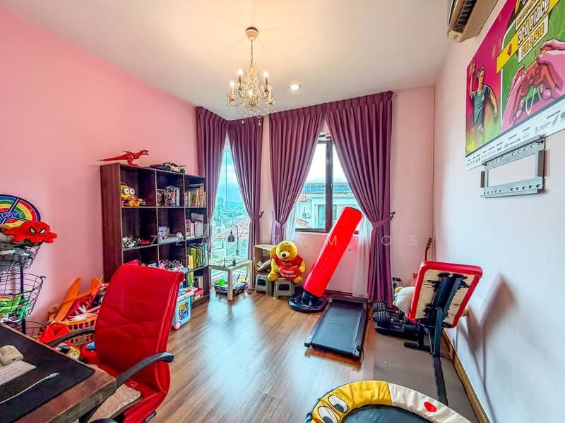 Bungalow for Sale in Bukit Rahman Putra (Sungai Buloh) - Izzat Zamros - PropertyGuru.com.my