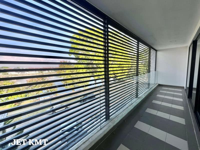 2.5-storey Terraced House for Sale in Bukit Raja (Selangor) - Eunice Lim - Balcony - PropertyGuru.com.my