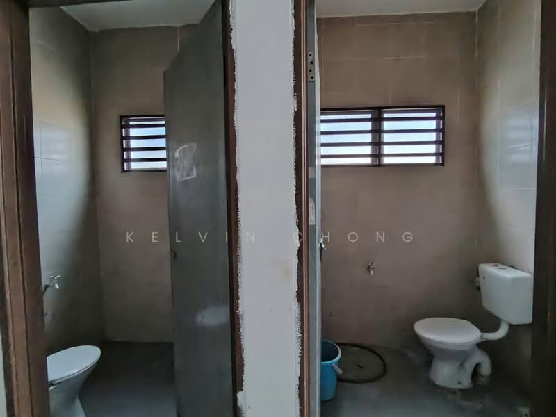 Factory for Rent in Bercham (Ipoh) - Kelvin Chong - Bathroom - PropertyGuru.com.my