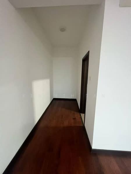Servis Apartment untuk Dijual di Molek Regency - Kenneth Tan - Corridor - PropertyGuru.com.my