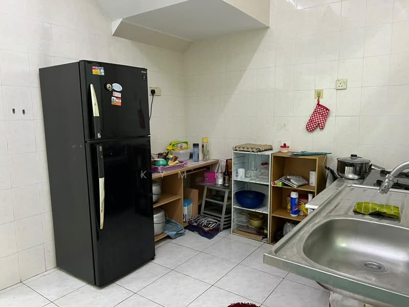Rumah Teres 2 Tingkat untuk Disewa di Johor Bahru (Johor) - Kym Kee - Kitchen - PropertyGuru.com.my