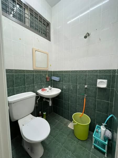 Rumah Teres 2 Tingkat untuk Disewa di Johor Bahru (Johor) - Kym Kee - Bathroom - PropertyGuru.com.my