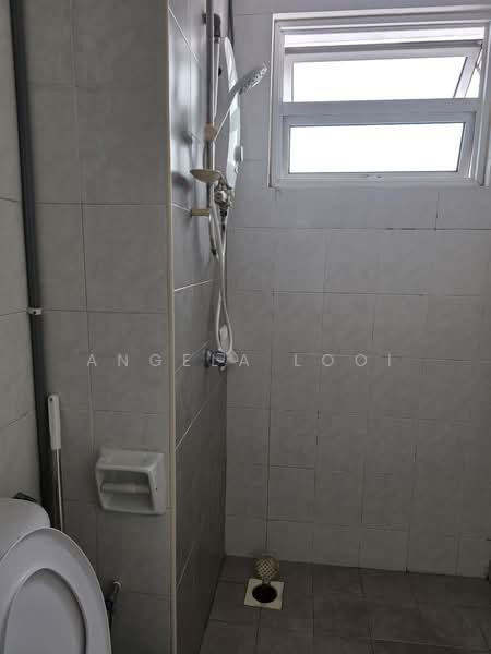 Kondominium untuk Dijual di Sterling - Angela Looi - Bathroom - PropertyGuru.com.my