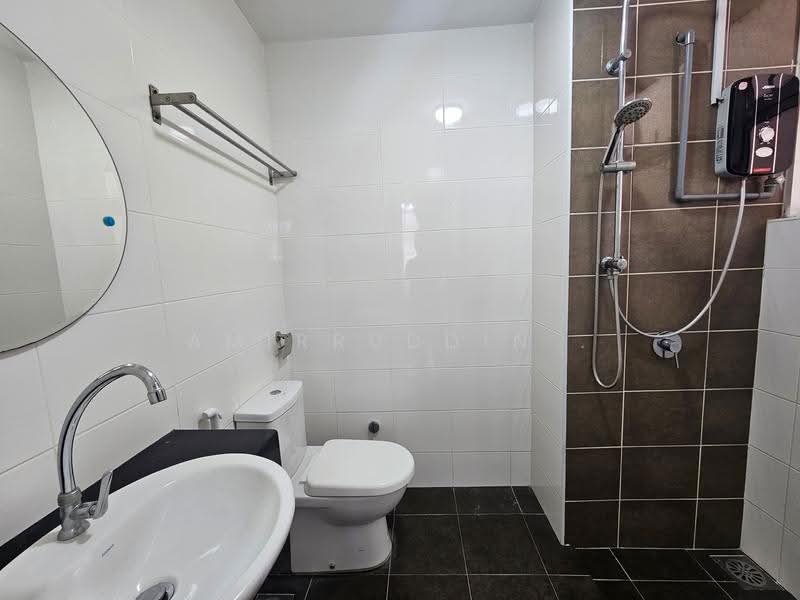 Condominium for Rent at Dwiputra Residences - Amirruddin . - Bathroom - PropertyGuru.com.my