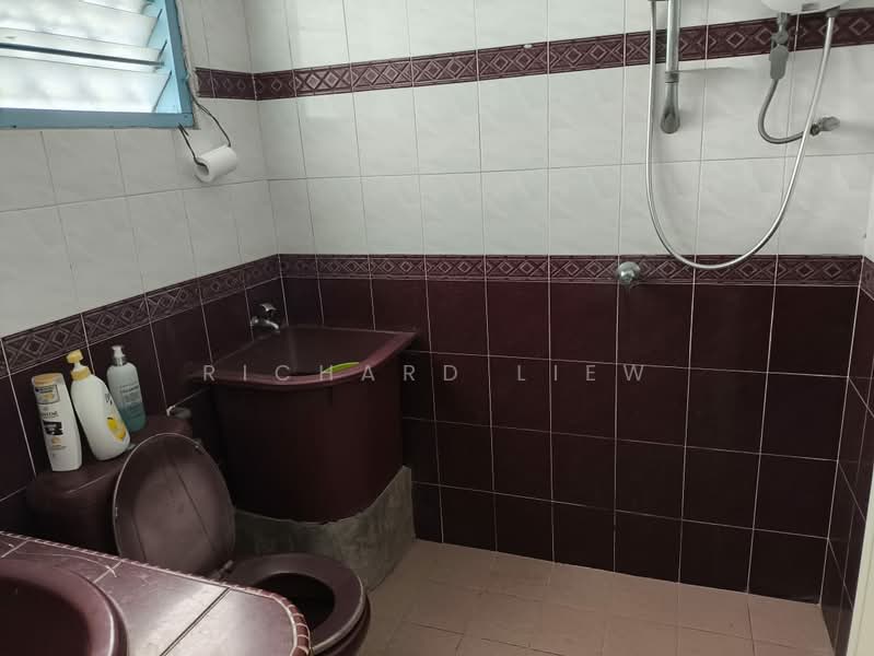 1-storey Terraced House for Sale in Taman Paramount (Petaling Jaya) - Richard Liew - Bathroom - PropertyGuru.com.my