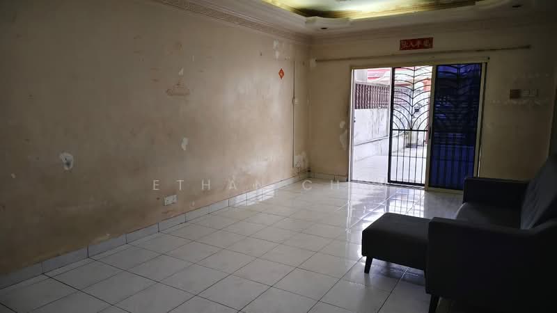 Rumah Teres untuk Dijual di Bukit Rahman Putra (Sungai Buloh) - Ethan Chin - Living Room - PropertyGuru.com.my