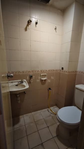 Rumah Teres untuk Dijual di Bukit Rahman Putra (Sungai Buloh) - Ethan Chin - Bathroom - PropertyGuru.com.my