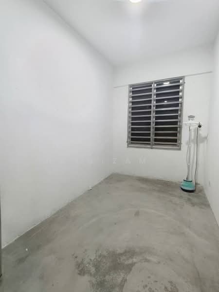 Rumah Flat untuk Dijual di Rumah Pangsa Oren Serdang - Hasnizam . - PropertyGuru.com.my