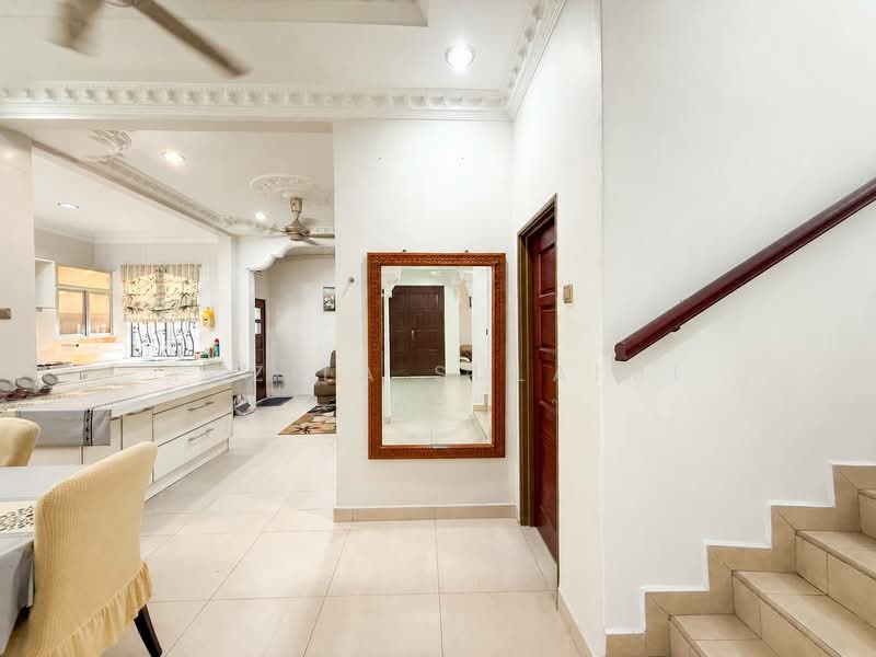Semi-Detached House for Sale in D'Kayangan (Shah Alam) - Yazila Sulaimi - Kitchen - PropertyGuru.com.my