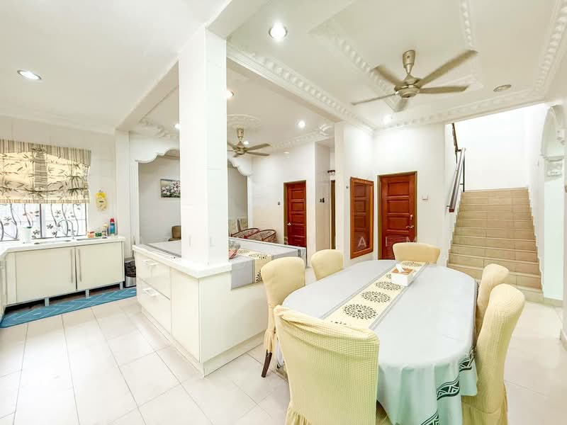 Semi-Detached House for Sale in D'Kayangan (Shah Alam) - Yazila Sulaimi - Kitchen - PropertyGuru.com.my
