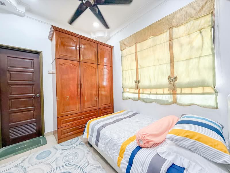 Semi-Detached House for Sale in D'Kayangan (Shah Alam) - Yazila Sulaimi - Bedroom - PropertyGuru.com.my