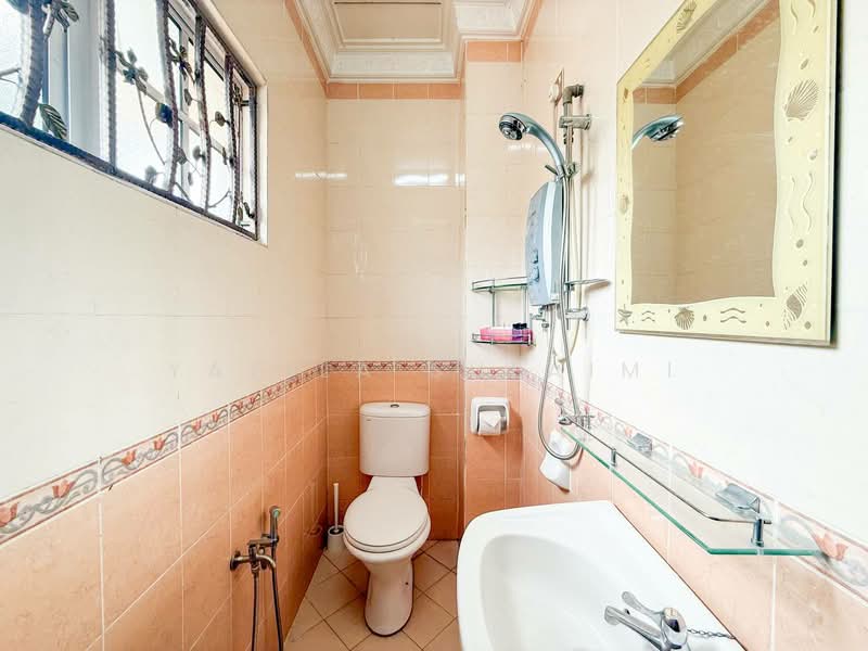 Semi-Detached House for Sale in D'Kayangan (Shah Alam) - Yazila Sulaimi - Bathroom - PropertyGuru.com.my