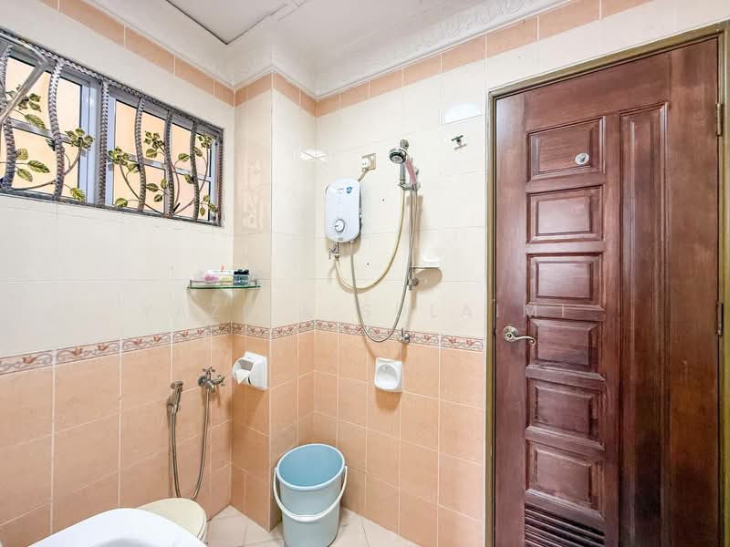 Semi-Detached House for Sale in D'Kayangan (Shah Alam) - Yazila Sulaimi - Bathroom - PropertyGuru.com.my