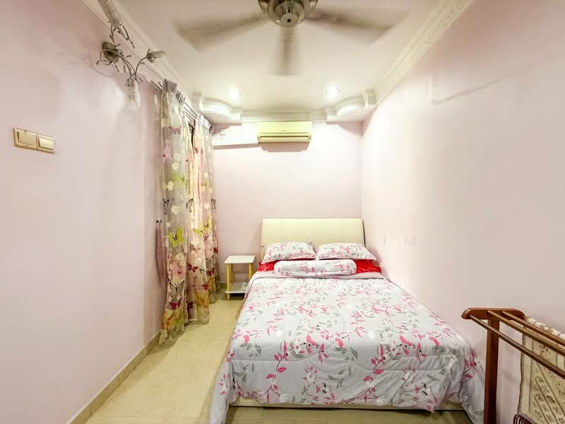 Semi-Detached House for Sale in D'Kayangan (Shah Alam) - Yazila Sulaimi - Bedroom - PropertyGuru.com.my