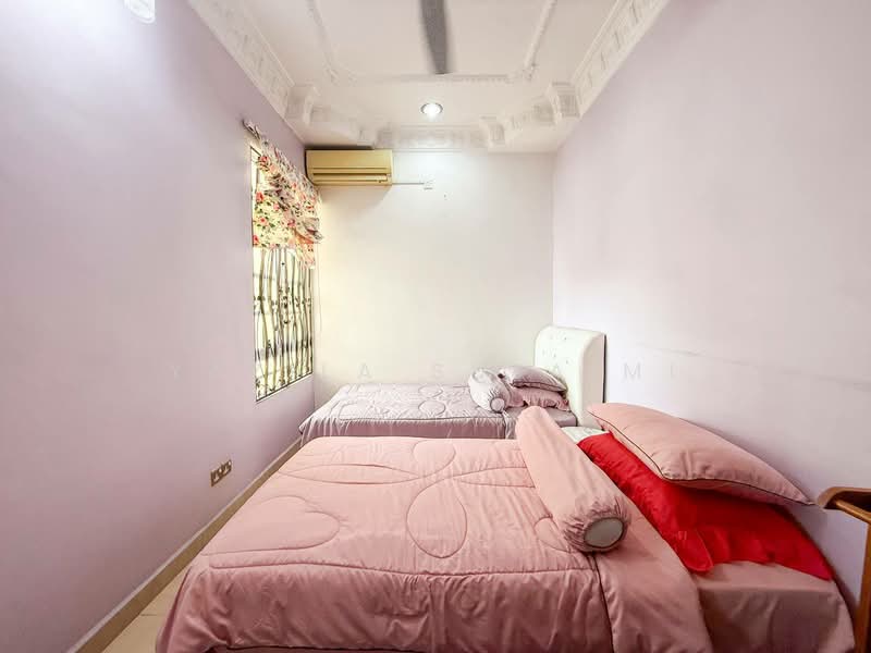 Semi-Detached House for Sale in D'Kayangan (Shah Alam) - Yazila Sulaimi - Bedroom - PropertyGuru.com.my