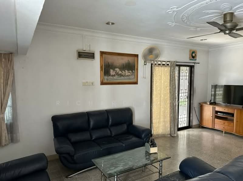 Rumah Teres 1 Tingkat untuk Dijual di Sea Park (Petaling Jaya) - Richard Liew - Living Room - PropertyGuru.com.my