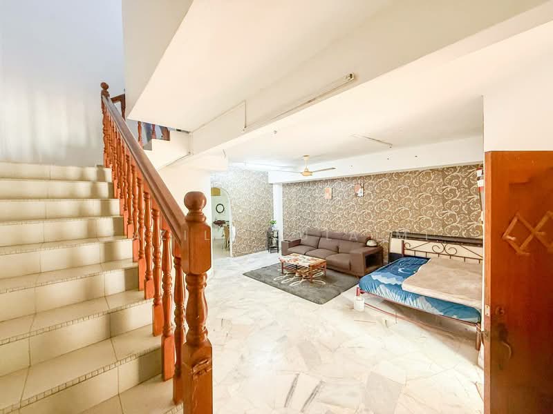Rumah Teres 2 Tingkat untuk Dijual di Klang (Selangor) - Yazila Sulaimi - Living Room - PropertyGuru.com.my