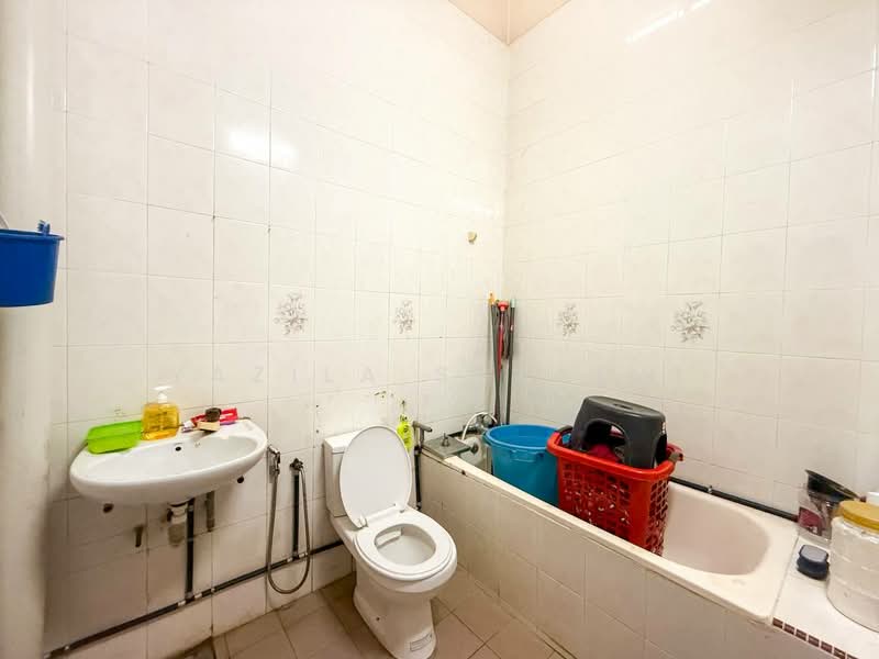 Rumah Teres 2 Tingkat untuk Dijual di Klang (Selangor) - Yazila Sulaimi - Bathroom - PropertyGuru.com.my