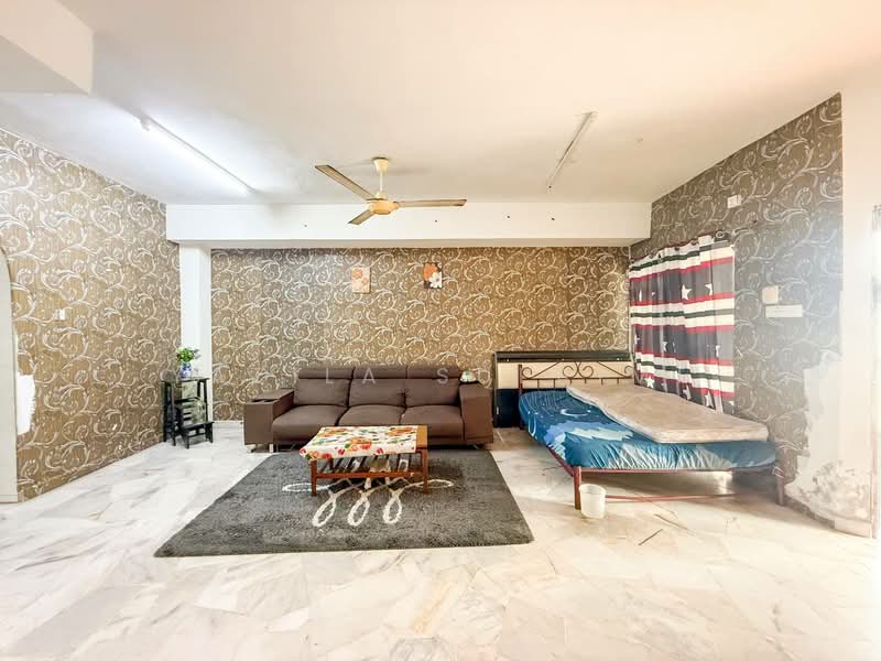Rumah Teres 2 Tingkat untuk Dijual di Klang (Selangor) - Yazila Sulaimi - Living Room - PropertyGuru.com.my