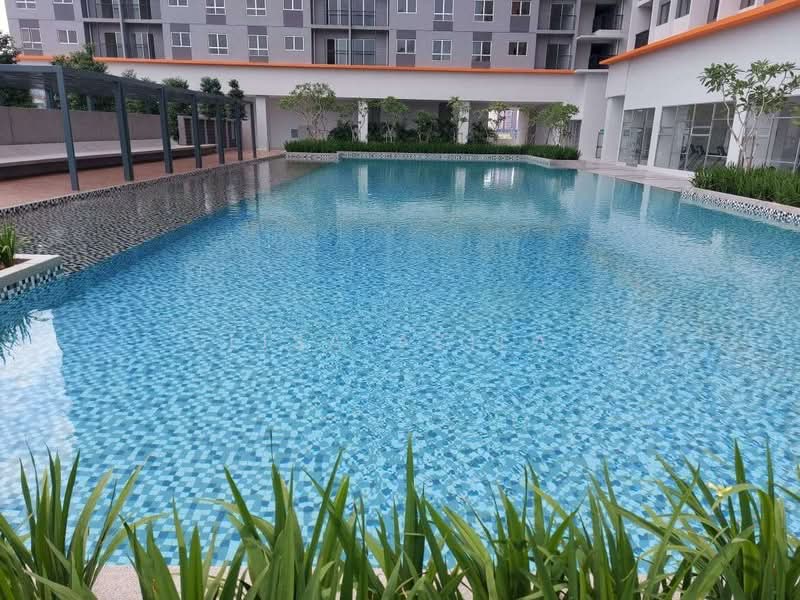 Kondominium untuk Dijual di Residensi Rampai II - Lisa Azila - Pool - PropertyGuru.com.my
