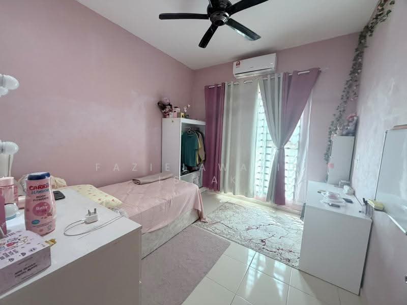 Semi-Detached House for Sale in Pekan (Pahang) - Fazielawatie Ishak - Bedroom - PropertyGuru.com.my