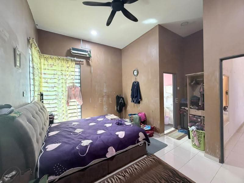 Semi-Detached House for Sale in Pekan (Pahang) - Fazielawatie Ishak - Bedroom - PropertyGuru.com.my