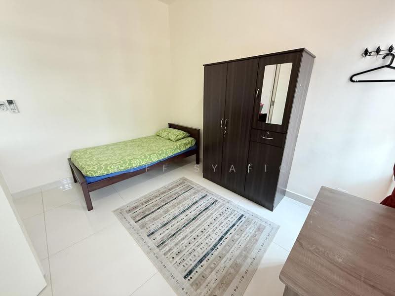 Kediaman Servis untuk Dijual di MKH Boulevard - Ariff Syafiq - Bedroom - PropertyGuru.com.my
