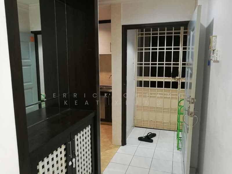 Apartment for Sale at Pandan Court - Derrick Cheang Keat Xiung - Entrance - PropertyGuru.com.my