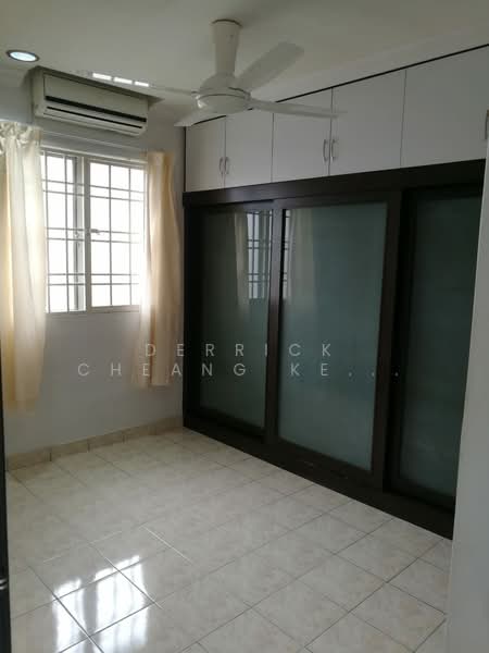 Apartment for Sale at Pandan Court - Derrick Cheang Keat Xiung - Bedroom - PropertyGuru.com.my