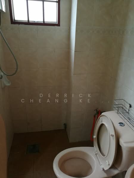 Apartment for Sale at Pandan Court - Derrick Cheang Keat Xiung - Bathroom - PropertyGuru.com.my