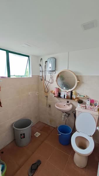 Kondominium untuk Disewa di The Palladium - KC Tan - Bathroom - PropertyGuru.com.my