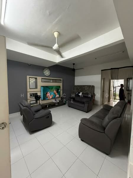 Rumah Teres 2 Tingkat untuk Disewa di Skudai (Johor) - Hong Charng Lee - Living Room - PropertyGuru.com.my