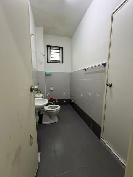 Rumah Teres 2 Tingkat untuk Disewa di Skudai (Johor) - Hong Charng Lee - Bathroom - PropertyGuru.com.my