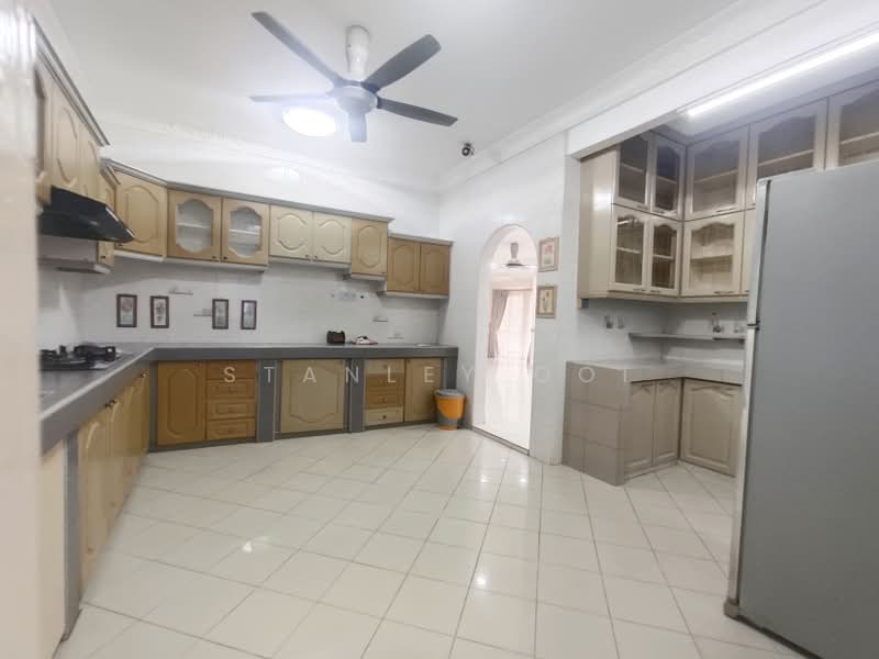 Semi-Detached House for Sale in Seksyen 9 (Shah Alam) - Stanley Ooi - Kitchen - PropertyGuru.com.my